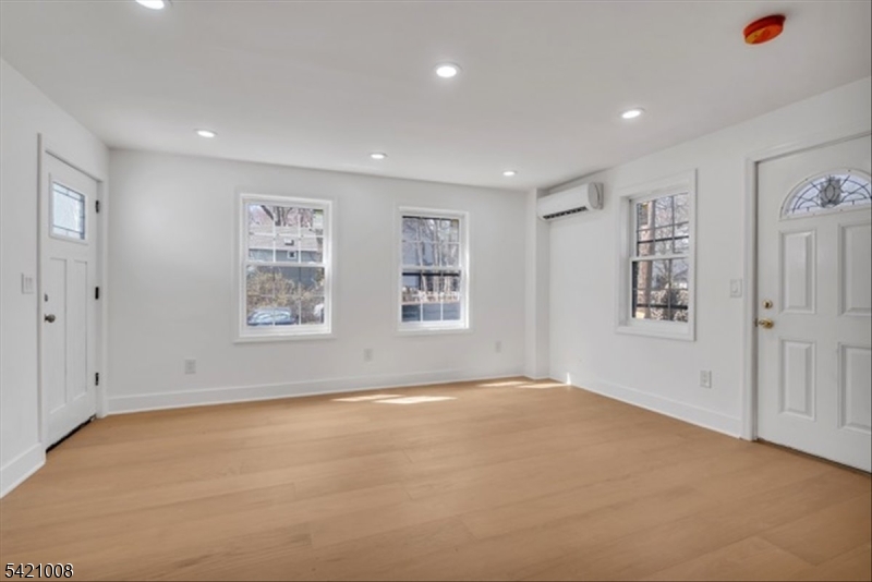 21 Cross Street Montclair, NJ 07042 - Photo 23 of 40