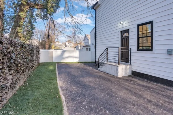 $1,079,000 | 21 Cross Street, Montclair, NJ 07042