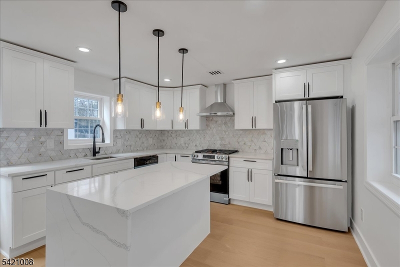 21 Cross Street Montclair, NJ 07042 - Photo 5 of 40