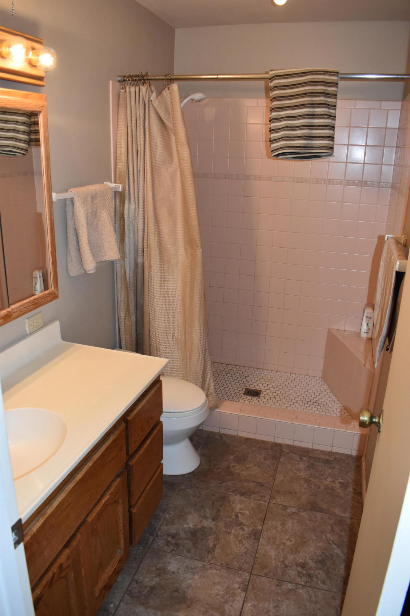 2350 West Kathleen Road Phoenix, AZ 85023 - Photo 15 of 25 3/4 MASTER BATH