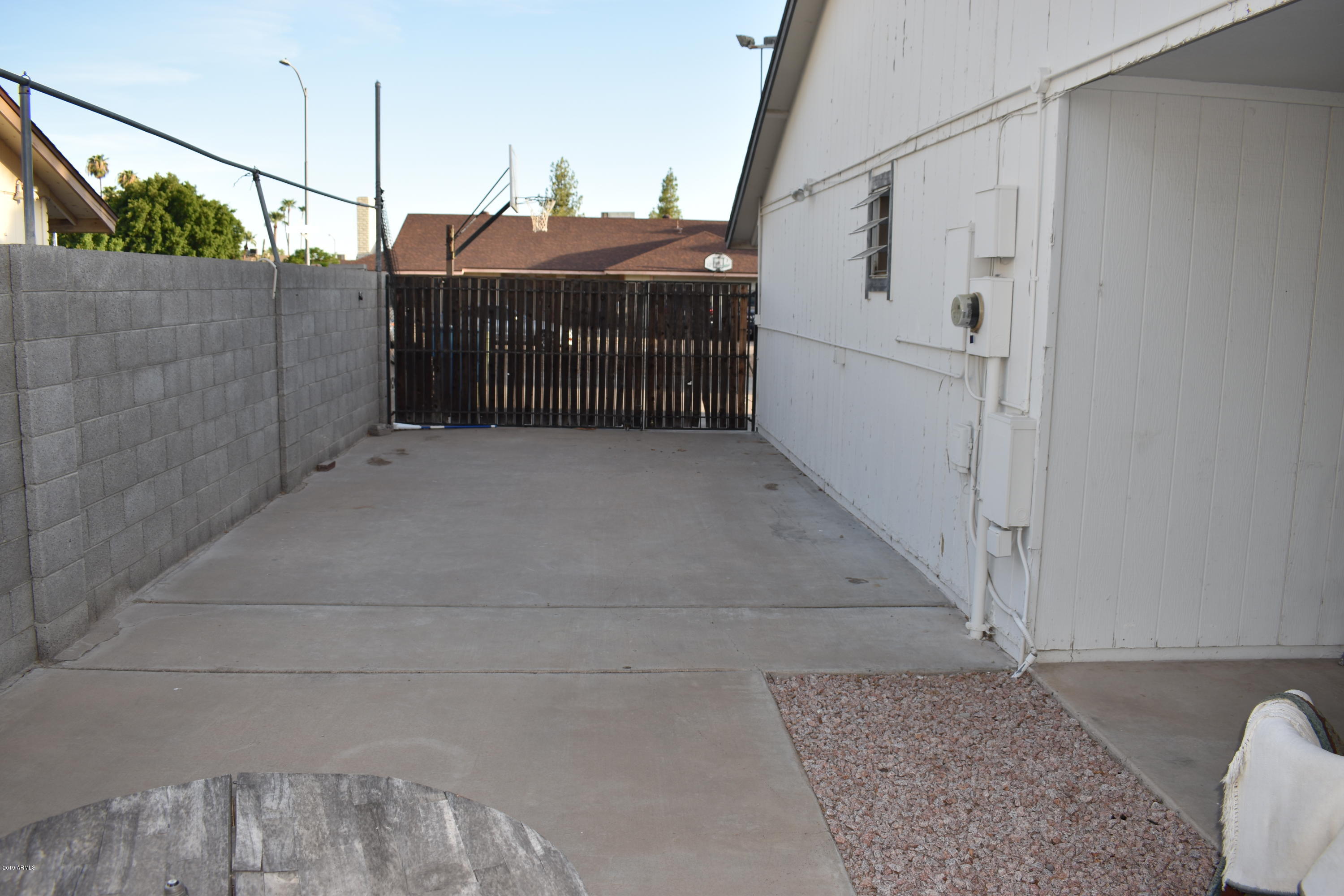 2350 West Kathleen Road Phoenix, AZ 85023 - Photo 6 of 25 CONCRETE RV PARKING