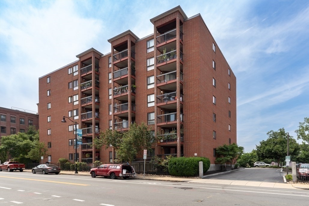 60 Rantoul Street, Unit 608 Beverly, MA 01915 - Photo 11 of 35 Gallery Image 11