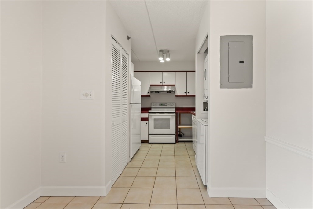 60 Rantoul Street, Unit 608 Beverly, MA 01915 - Photo 13 of 35 Gallery Image 13