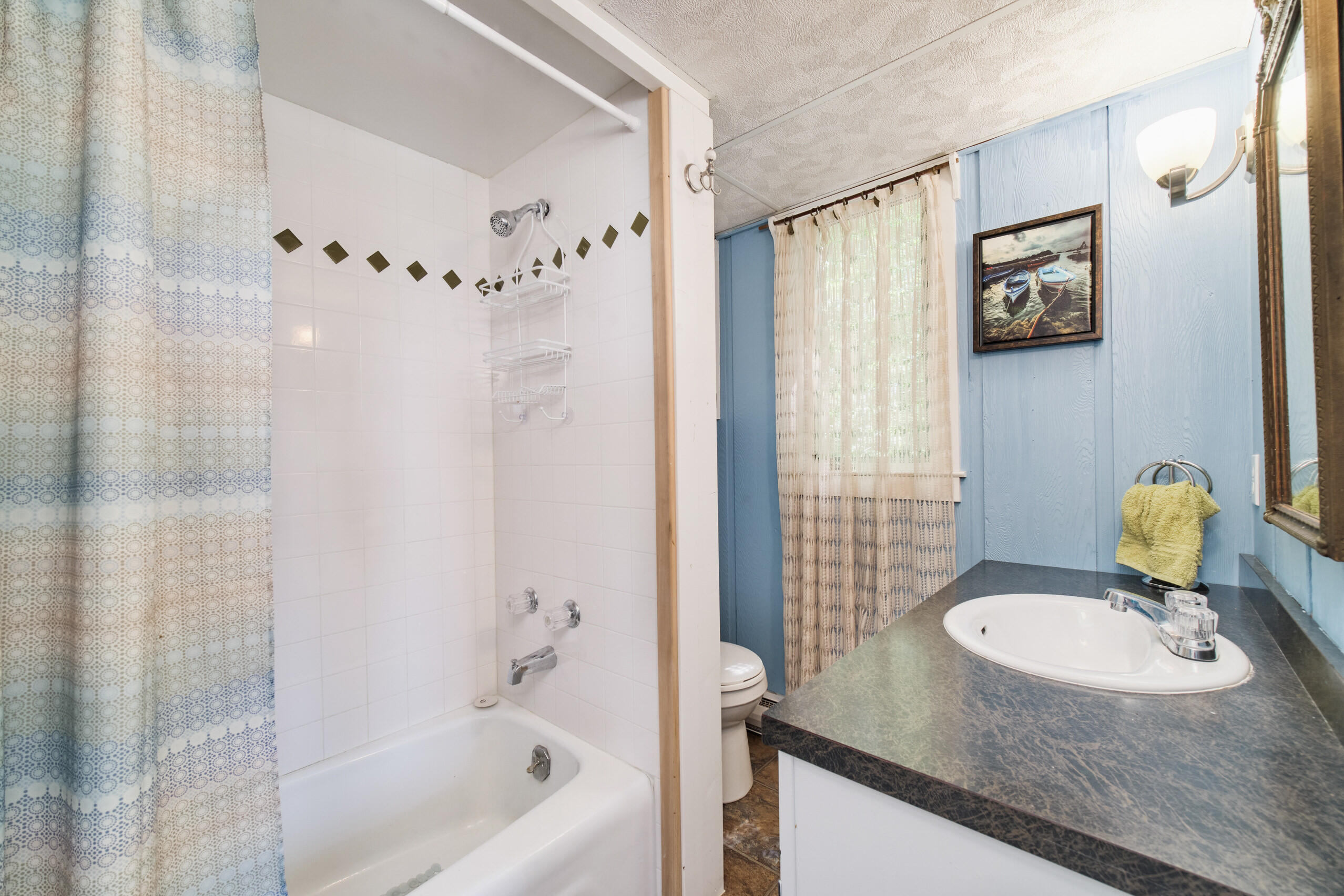 4670 Lakeshore Road Manistee, MI 49660 - Photo 33 of 66 Upper Floor Bathroom