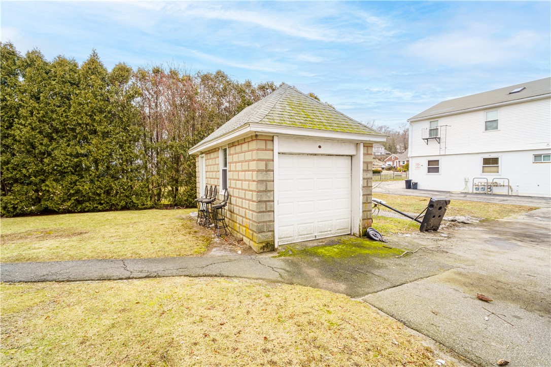 448 George Waterman Road Johnston, RI 02919 - Photo 16 of 20