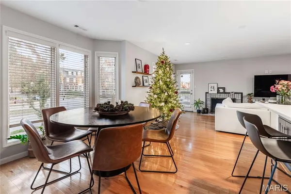 $299,500 | 445 Clara Avenue, Unit 24, St. Louis, MO 63112