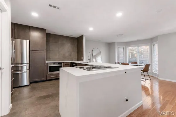 $299,500 | 445 Clara Avenue, Unit 24, St. Louis, MO 63112