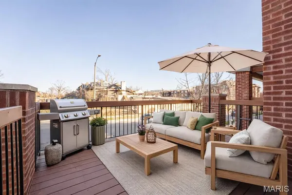 $299,500 | 445 Clara Avenue, Unit 24, St. Louis, MO 63112