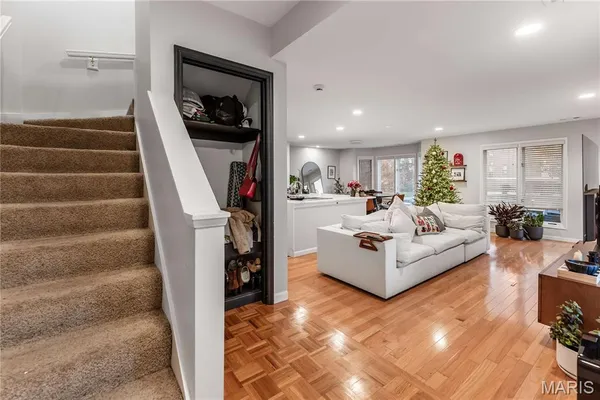 $299,500 | 445 Clara Avenue, Unit 24, St. Louis, MO 63112