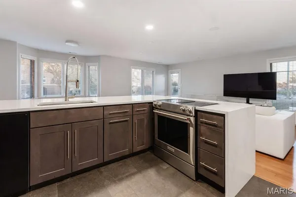 $299,500 | 445 Clara Avenue, Unit 24, St. Louis, MO 63112