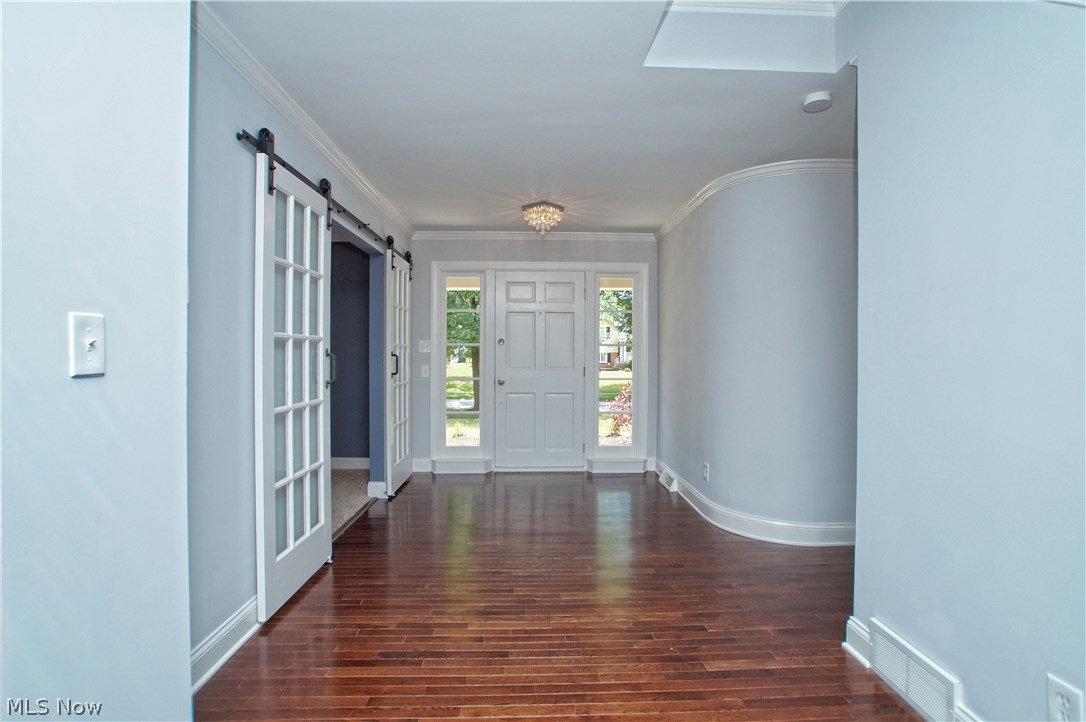 20525 West Byron Road Shaker Heights, OH 44122 - Photo 5 of 35 Gallery Image 5