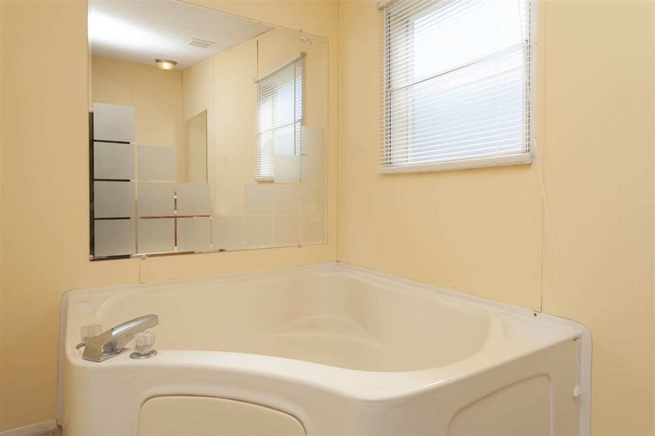 8810 Creek Road Willow Spring, NC 27592 - Photo 14 of 23 Master Bath - Garden Tub