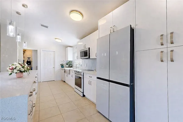 $615,000 | 2625 40th Avenue Southeast, Unit 93, Naples, FL 34117