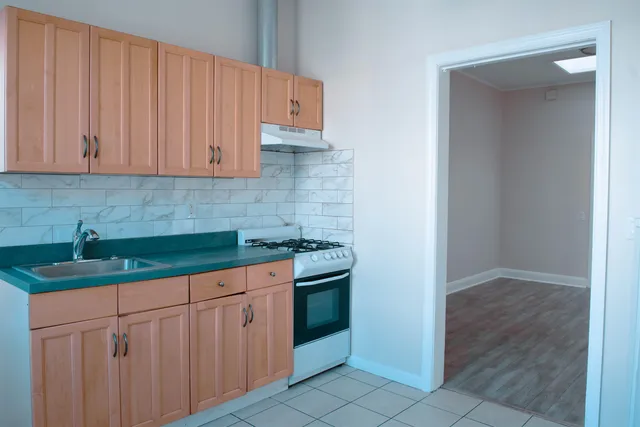 $2,300 | 4000 Bergenline Avenue, Union City, NJ 07087