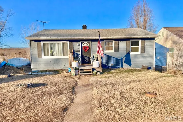 $164,900 | 617 Perry Street, De Soto, MO 63020