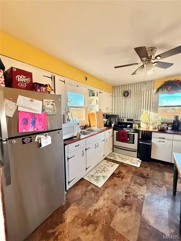 $164,900 | 617 Perry Street, De Soto, MO 63020