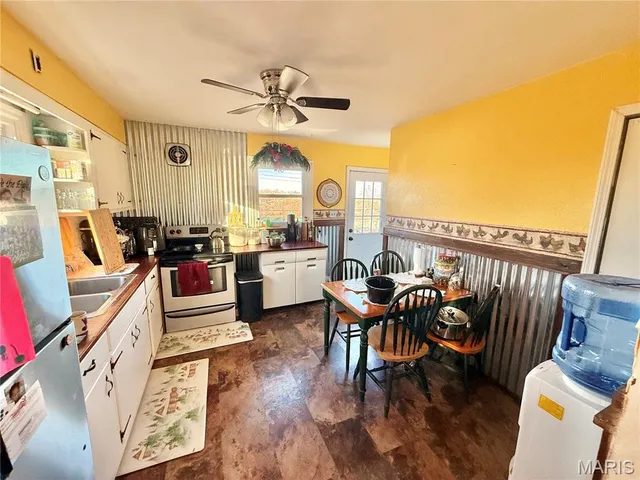 $164,900 | 617 Perry Street, De Soto, MO 63020