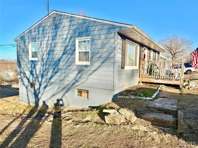 $164,900 | 617 Perry Street, De Soto, MO 63020