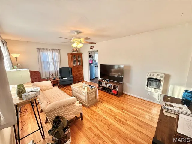 $164,900 | 617 Perry Street, De Soto, MO 63020