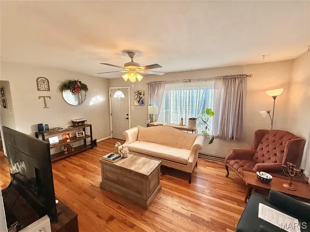 $164,900 | 617 Perry Street, De Soto, MO 63020