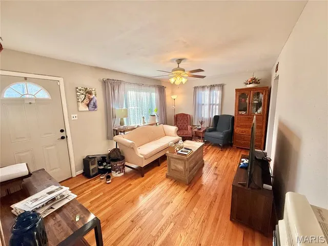 $164,900 | 617 Perry Street, De Soto, MO 63020