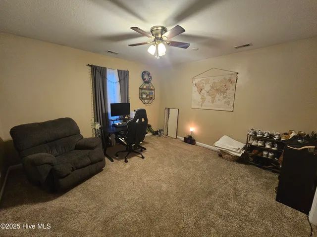 $1,950 | 204 Sourwood Court, Jacksonville, NC 28540