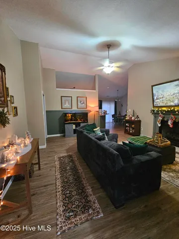 $1,950 | 204 Sourwood Court, Jacksonville, NC 28540