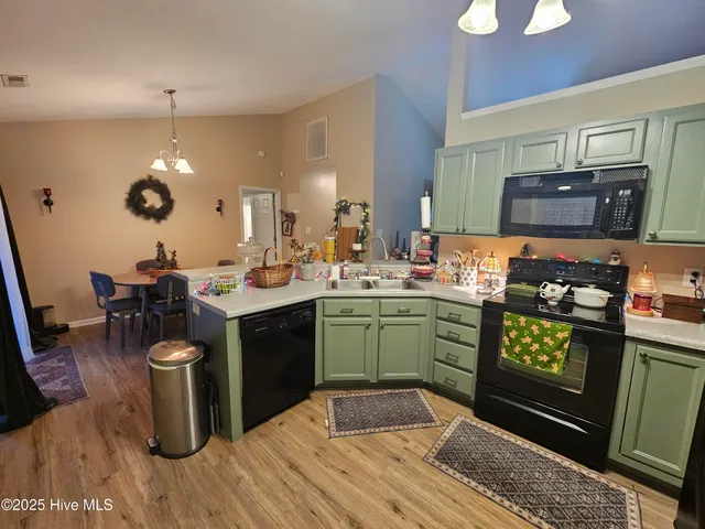 $1,950 | 204 Sourwood Court, Jacksonville, NC 28540