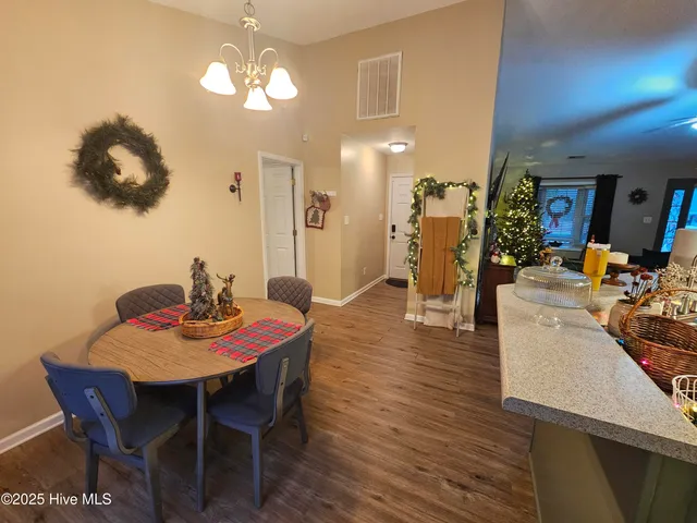 $1,950 | 204 Sourwood Court, Jacksonville, NC 28540