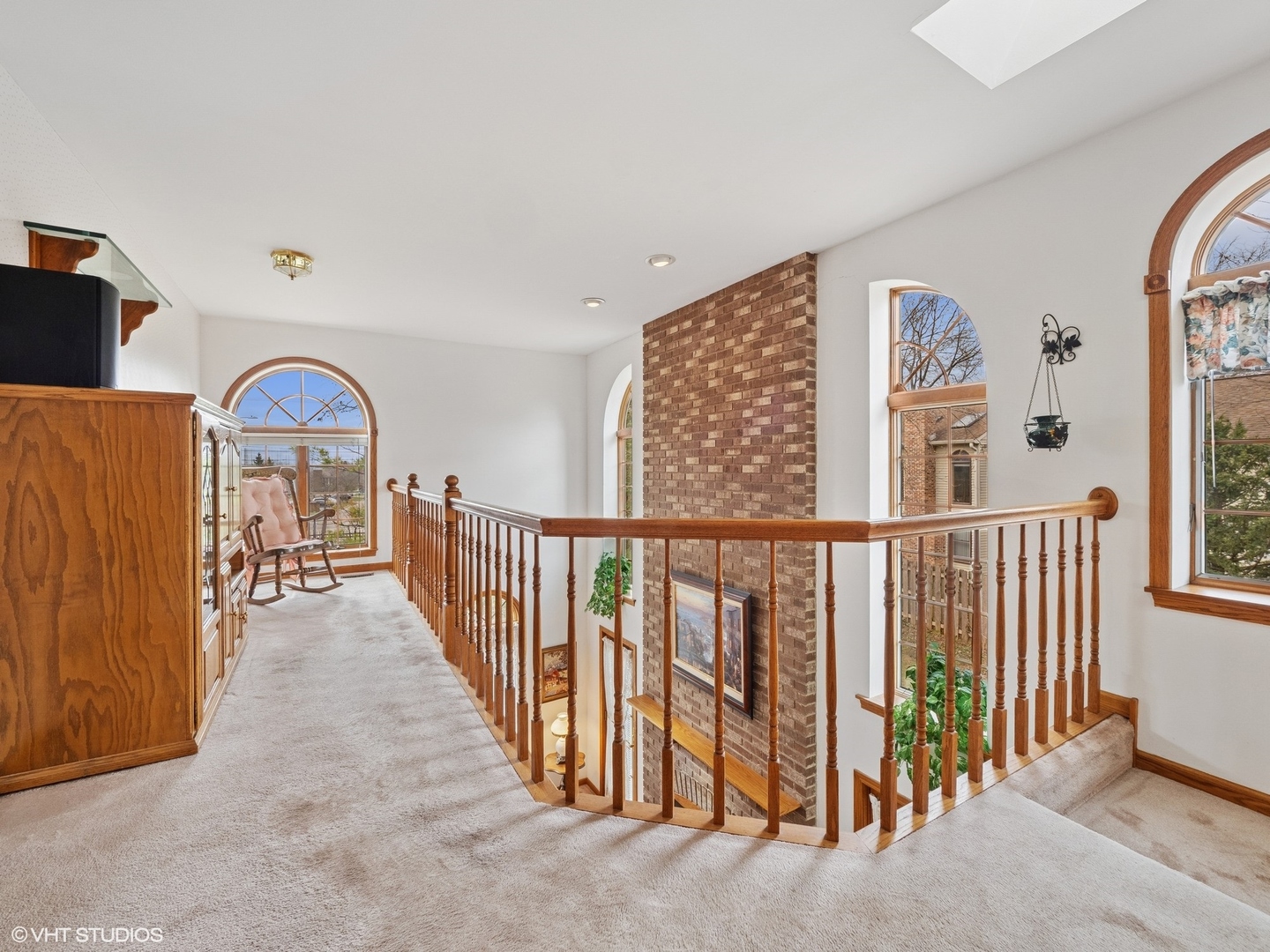 5580 Amanda Court Rolling Meadows, IL 60008 - Photo 9 of 18 a view of a hallway with windows