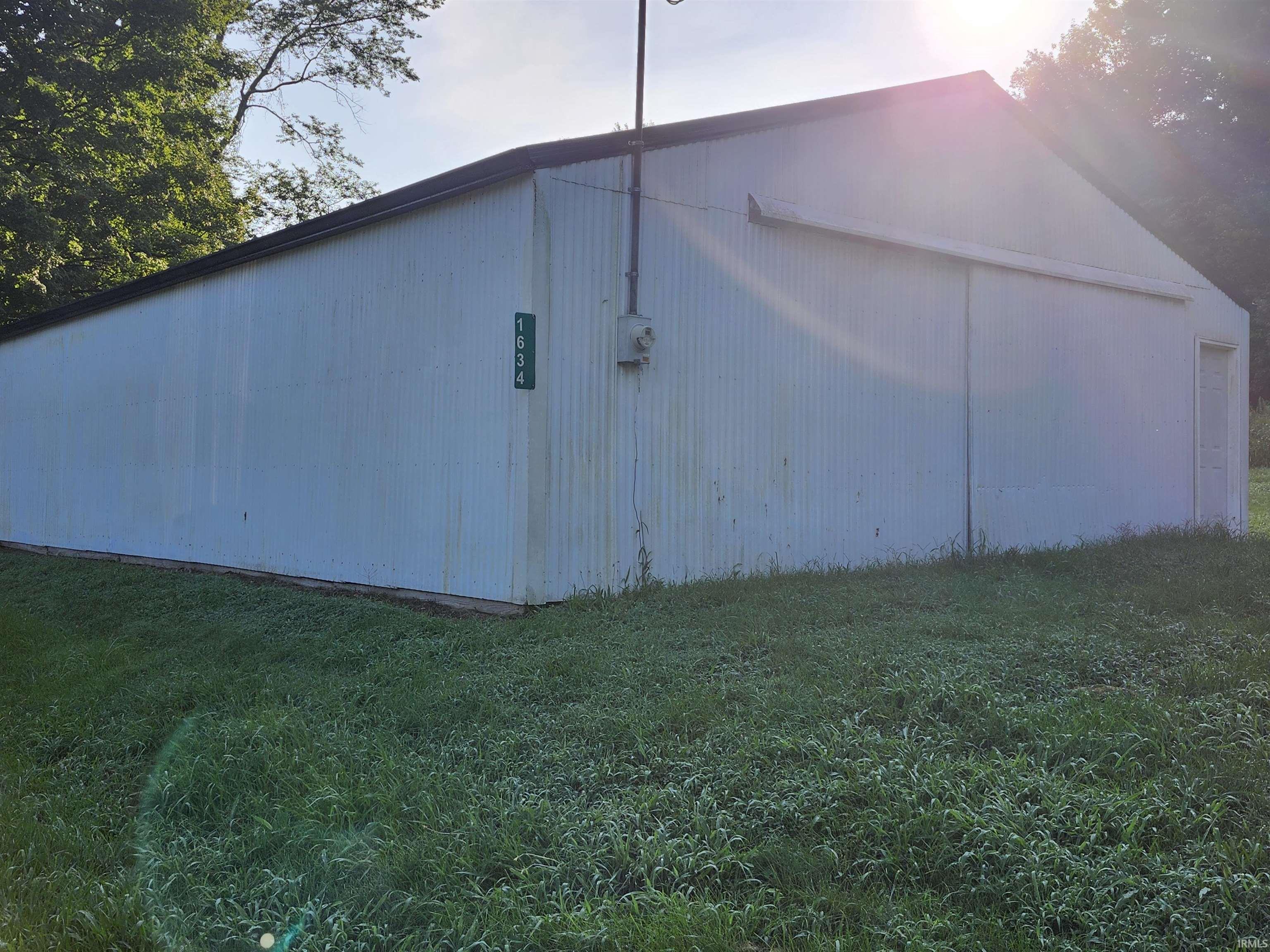 1634 East Calvertville Road Bloomfield, IN 47424 - Photo 2 of 8