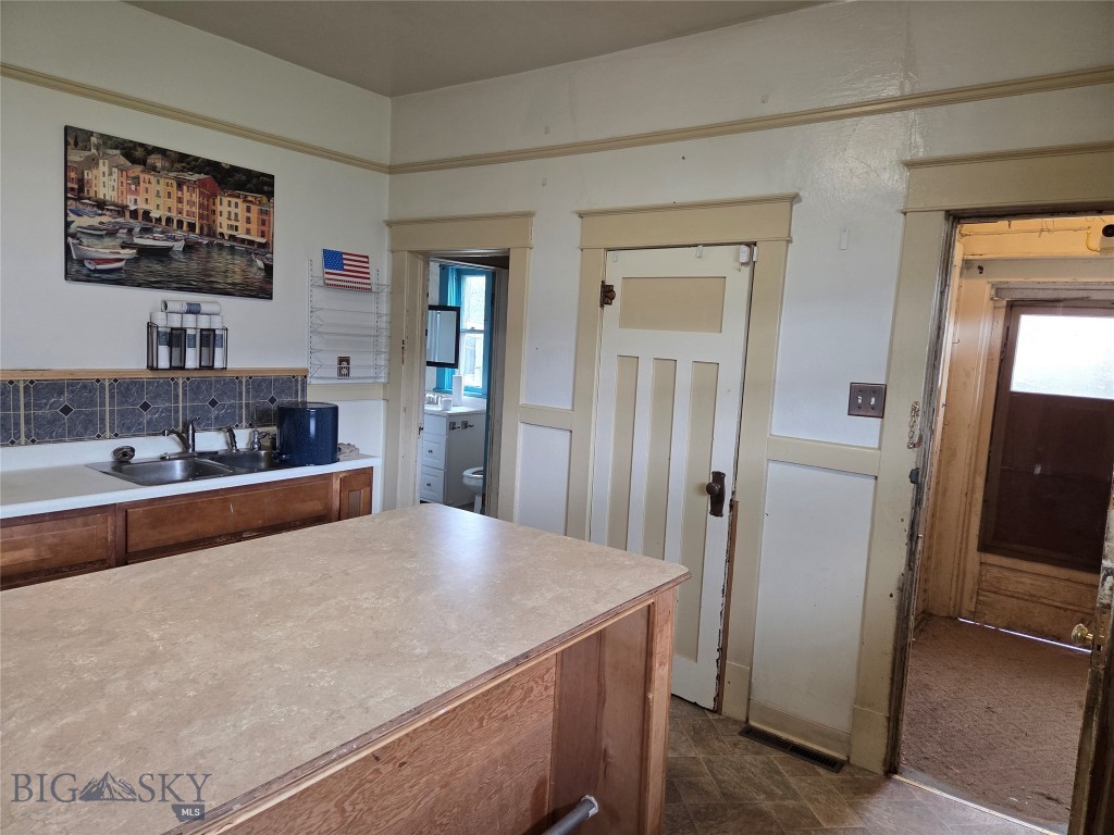 2421 Locust Street Butte, MT 59701 - Photo 8 of 17 Gallery Image 8