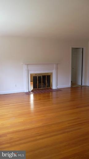 6301 Rt 32 Es Guilford Road Clarksville, MD 21029 - Photo 4 of 28 a view of an ocean & kitchen