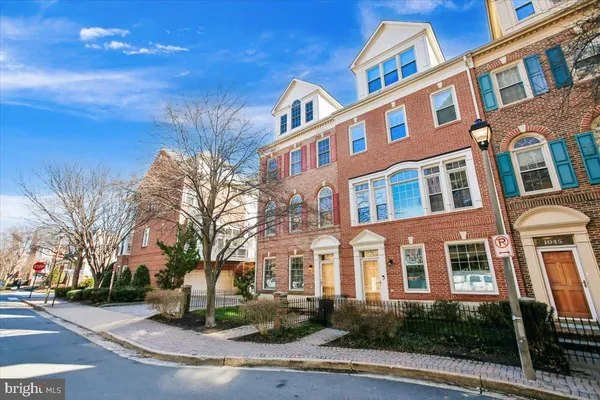 $6,200 | 1053 North Stuart Street, Arlington, VA 22203