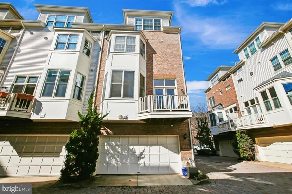 $6,200 | 1053 North Stuart Street, Arlington, VA 22203