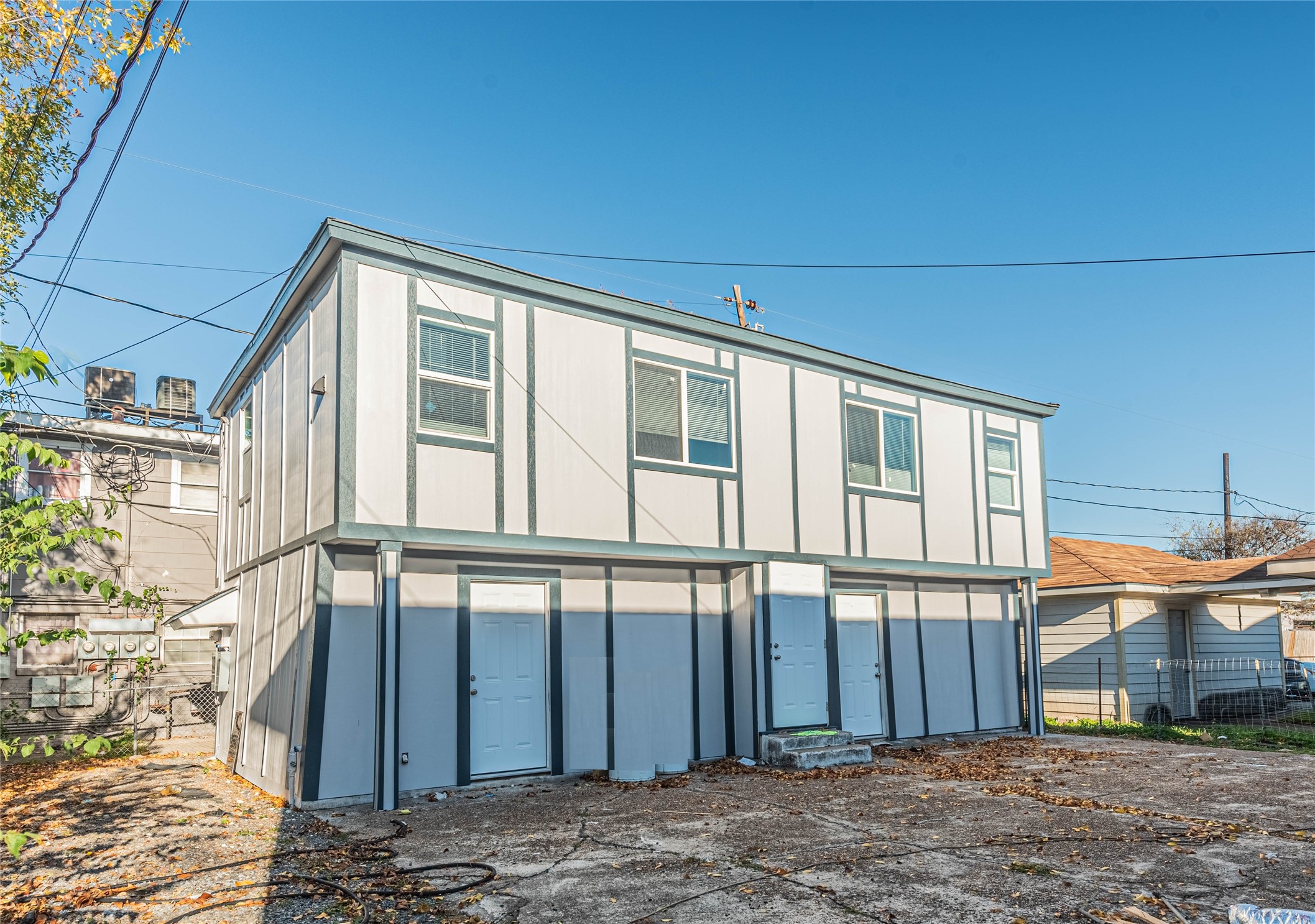 2303 Rosewood Street, Unit 6 Houston, TX 77004 - Photo 15 of 15 a view of a house with a street