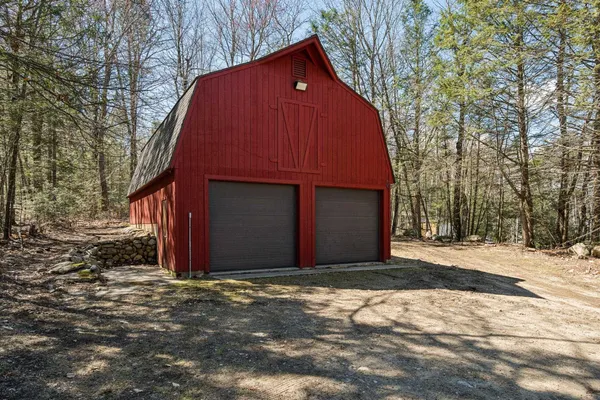 $3,500,000 | 240 Black Point Road, Alton, NH 03810