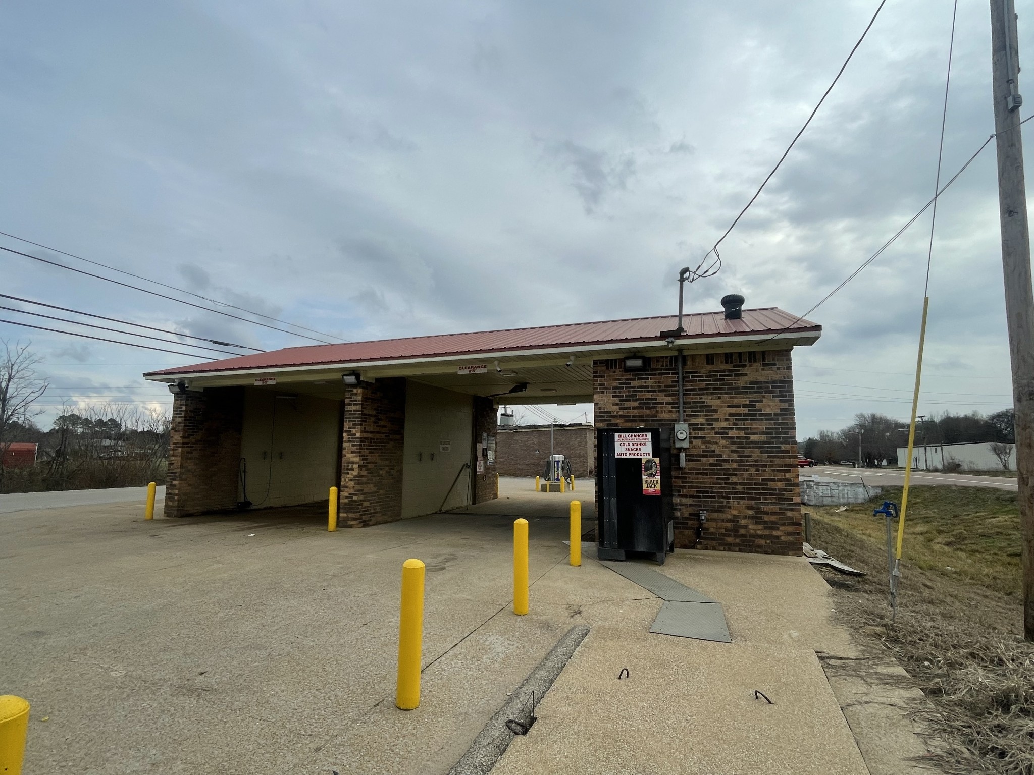7549 Elkton Pike Prospect, TN 38477 - Photo 17 of 24 a view of a garage