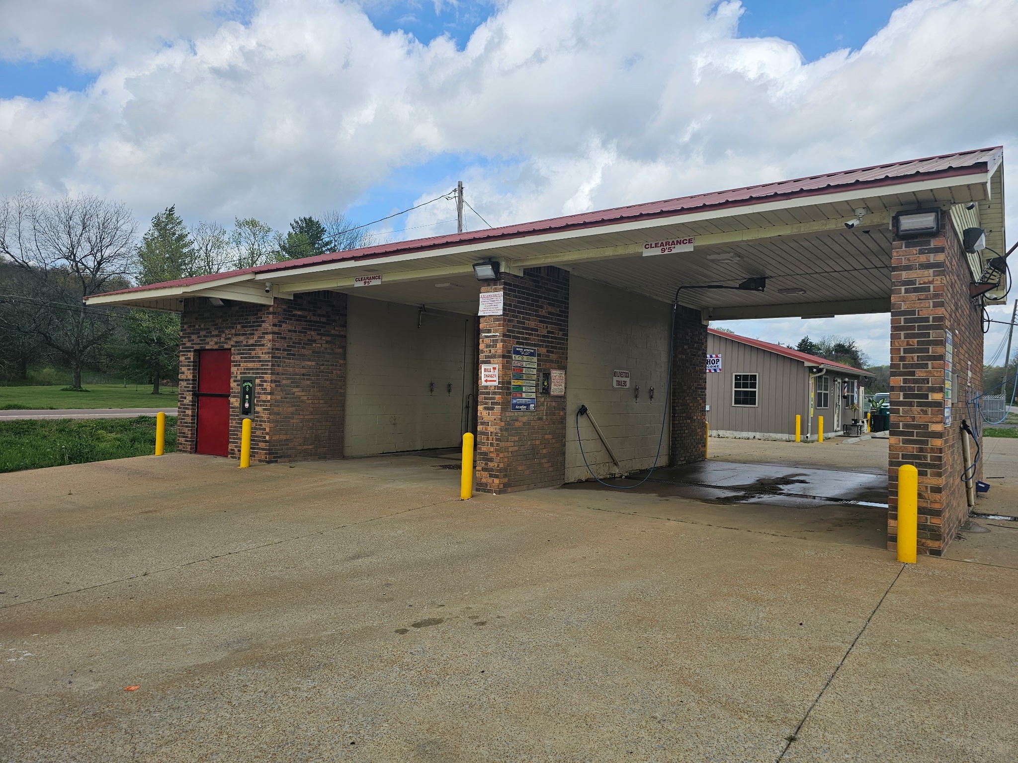 7549 Elkton Pike Prospect, TN 38477 - Photo 2 of 24 a view of a car garage of the house