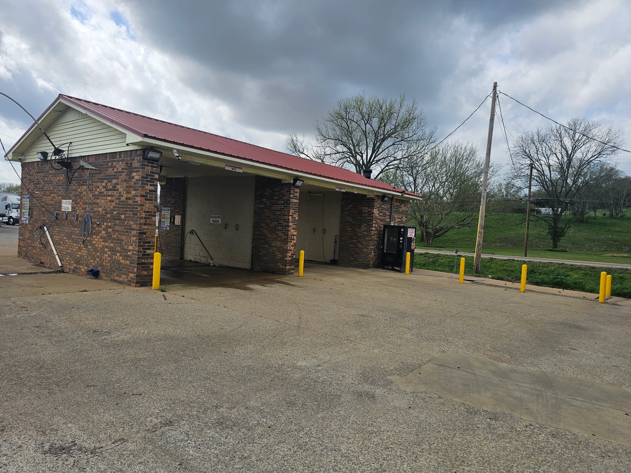 7549 Elkton Pike Prospect, TN 38477 - Photo 6 of 24 a view of a house with a street
