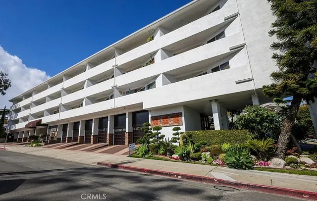 $3,895 | 100 Cliff Drive, Unit 6, Laguna Beach, CA 92651