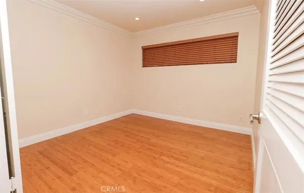 a view of empty room with window