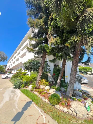 $3,895 | 100 Cliff Drive, Unit 6, Laguna Beach, CA 92651