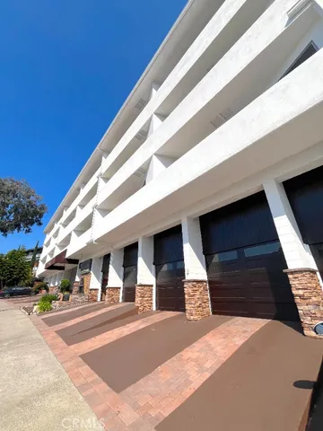 $3,895 | 100 Cliff Drive, Unit 6, Laguna Beach, CA 92651