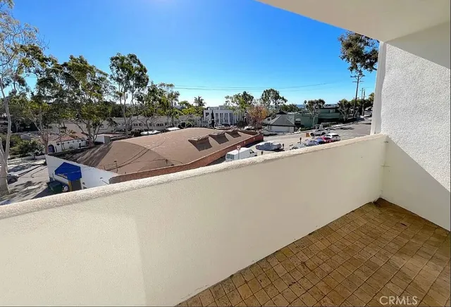 $3,895 | 100 Cliff Drive, Unit 6, Laguna Beach, CA 92651