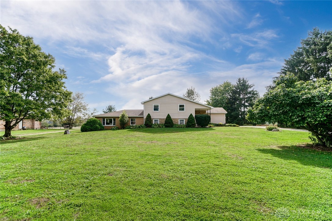 3001 Old Springfield Road Springfield, OH 45502 - Photo 1 of 68