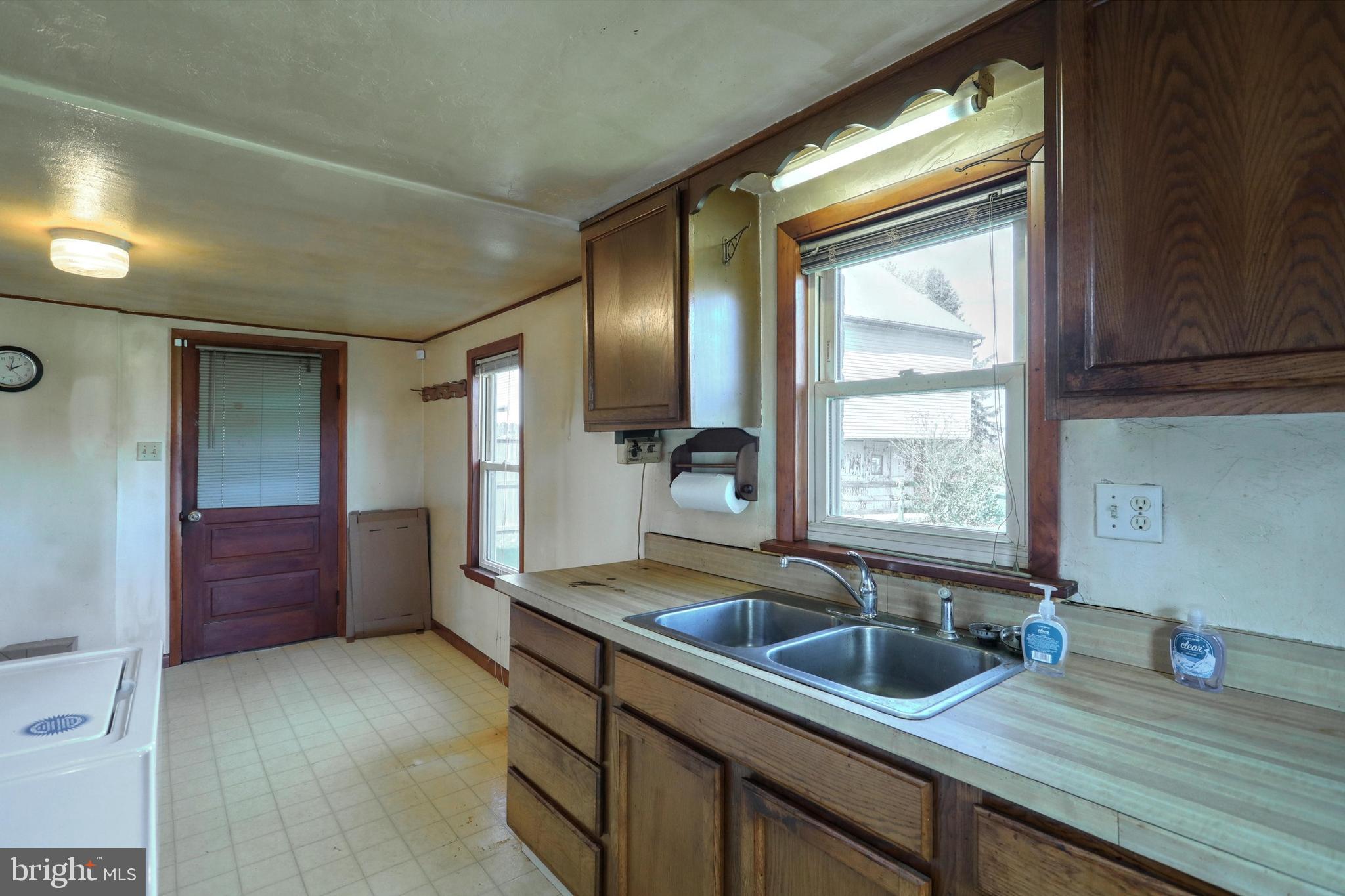 875 Delta Road Red Lion, PA 17356 - Photo 8 of 42