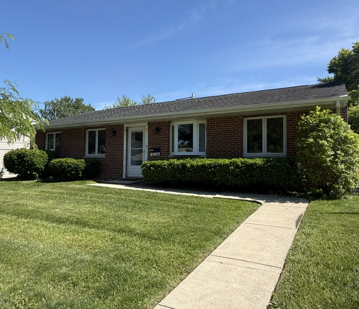 5199 Elmwood Road Oak Forest, IL 60452 - Photo 3 of 37