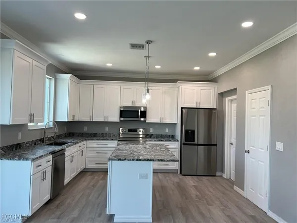 $2,300 | 2239 Southwest 2nd Lane, Cape Coral, FL 33991