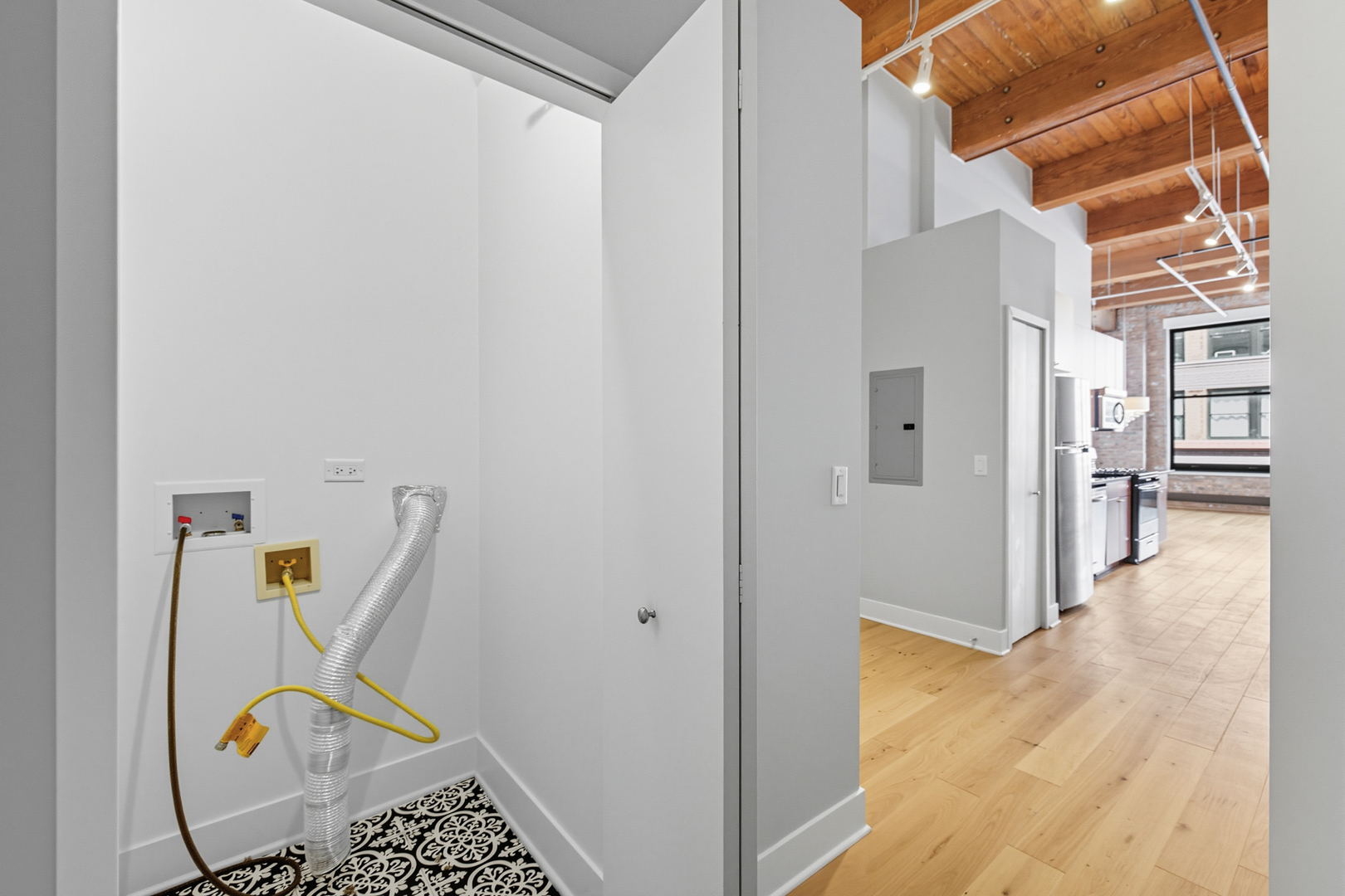 2303 South Michigan Avenue, Unit 405 Chicago, IL 60616 - Photo 14 of 16